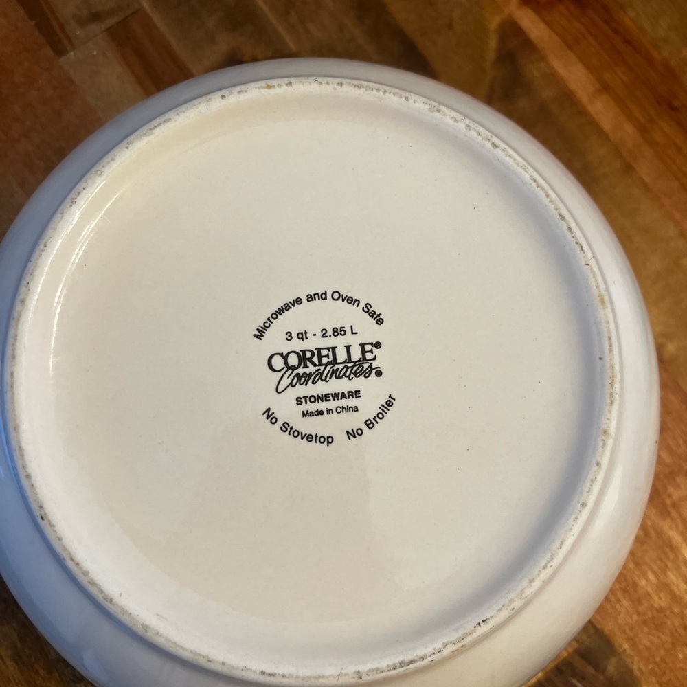 Vintage Corelle Stoneware Mixing Bowl with Floral Design - Picture 4 of 6